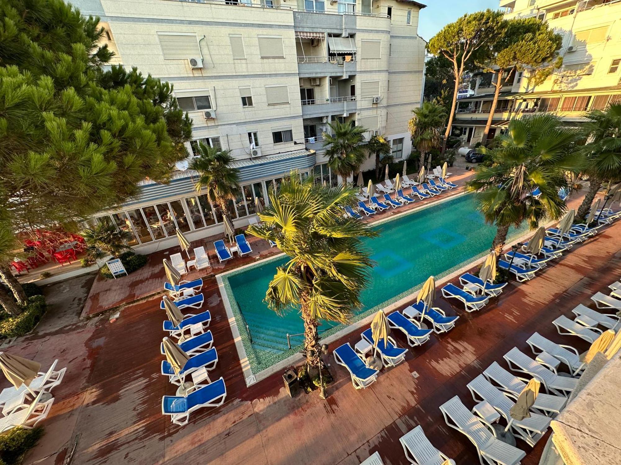 Apartment In Durres Elio 格勒姆 外观 照片